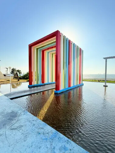 高雄旗津半日遊：推薦必去景點以及好吃的鴨角活海產海鮮料理。旗津的夕陽無限好