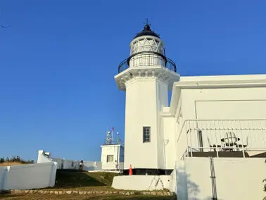 高雄旗津半日遊：推薦必去景點以及好吃的鴨角活海產海鮮料理。旗津的夕陽無限好