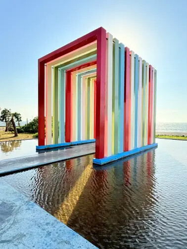 高雄旗津半日遊：推薦必去景點以及好吃的鴨角活海產海鮮料理。旗津的夕陽無限好