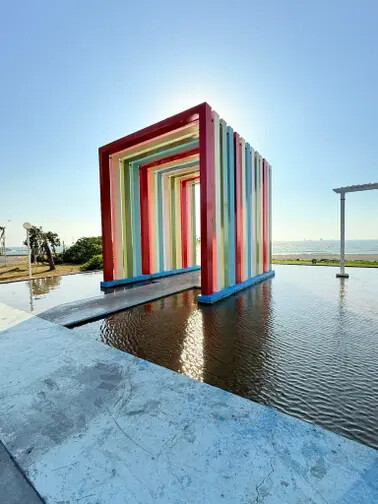 高雄旗津半日遊：推薦必去景點以及好吃的鴨角活海產海鮮料理。旗津的夕陽無限好