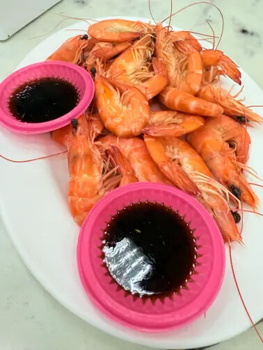 高雄旗津半日遊：推薦必去景點以及好吃的鴨角活海產海鮮料理。旗津的夕陽無限好