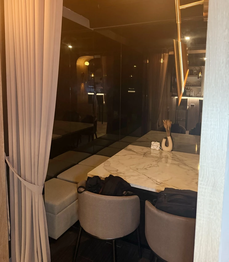 台北市大安區大安區美食「東區聚餐推薦」Cheers&Co.咖啡餐酒館，從中午營業的療癒系餐酒館「巷弄美食」捷運忠孝復興站美食