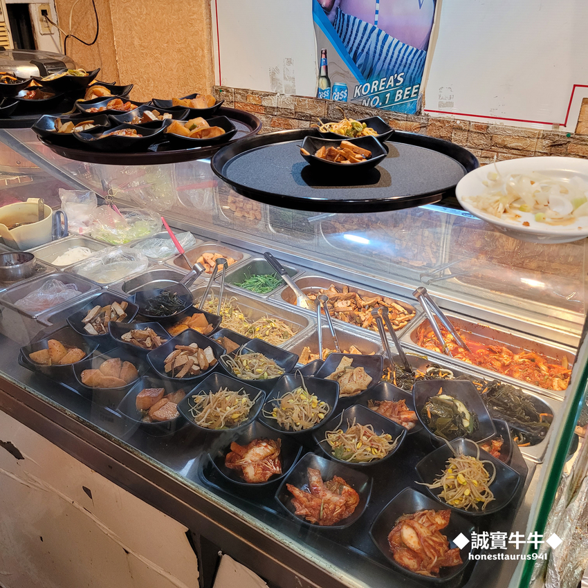 台北市萬華區《韓菜100》小菜免費續一次，西門町平價韓式料理