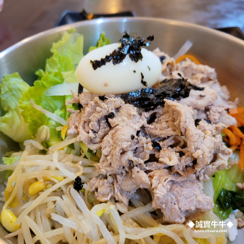 台北市萬華區《韓菜100》小菜免費續一次，西門町平價韓式料理