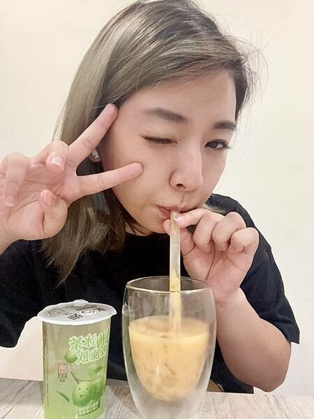 「春水良品青梅冰茶吸凍飲」酸甜青梅搭配Q彈蒟蒻＋椰果、夏天的