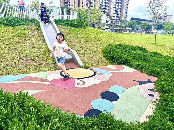 【親子遊記】走進燦爛童年時光 八德楓樹腳公園全攻略 一場大人