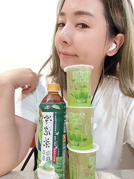 「春水良品青梅冰茶吸凍飲」酸甜青梅搭配Q彈蒟蒻＋椰果、夏天的