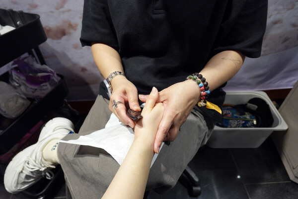 比陶藝還好玩?逛新北美術館之外鶯歌一日遊大推景點,不是刮痧、比spa還爽,未來能量實驗室光點美學能量調理