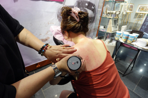 比陶藝還好玩?逛新北美術館之外鶯歌一日遊大推景點,不是刮痧、比spa還爽,未來能量實驗室光點美學能量調理