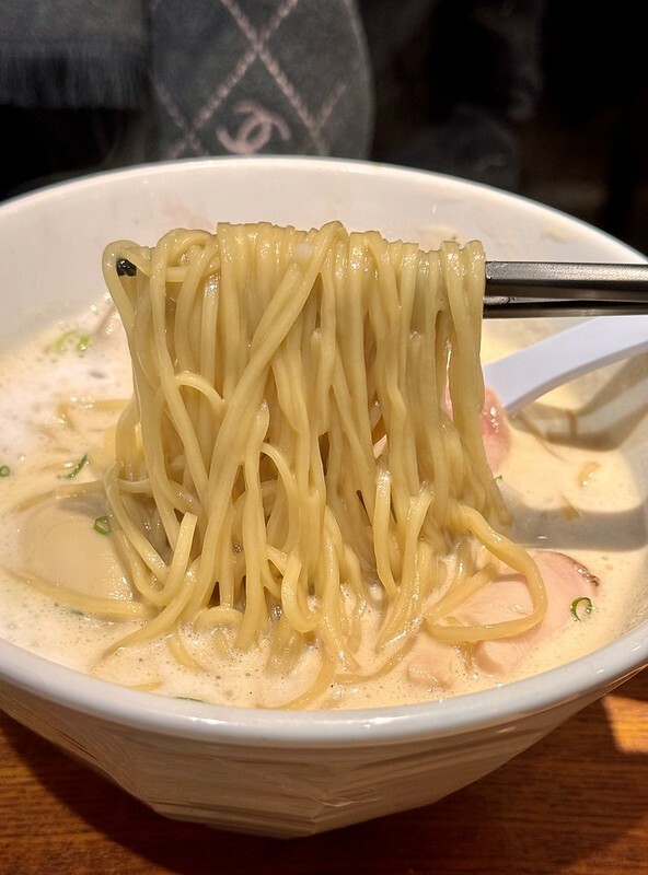 日本大阪梅田米其林推薦！必吃雞白湯泡系拉麵ふく流らーめん轍，Tabelog百名店。