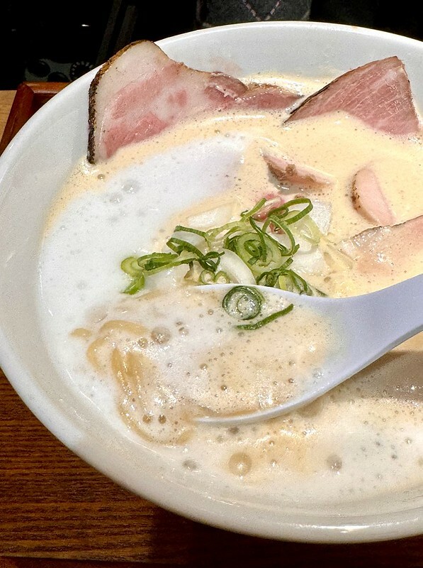 日本大阪梅田米其林推薦！必吃雞白湯泡系拉麵ふく流らーめん轍，Tabelog百名店。