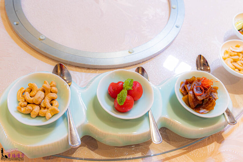 郵輪上的美食餐廳不可錯過的脆皮烤鴨，早餐的港點相當美味