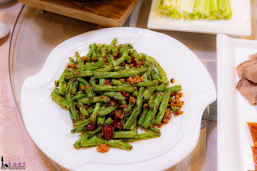 郵輪上的美食餐廳不可錯過的脆皮烤鴨，早餐的港點相當美味