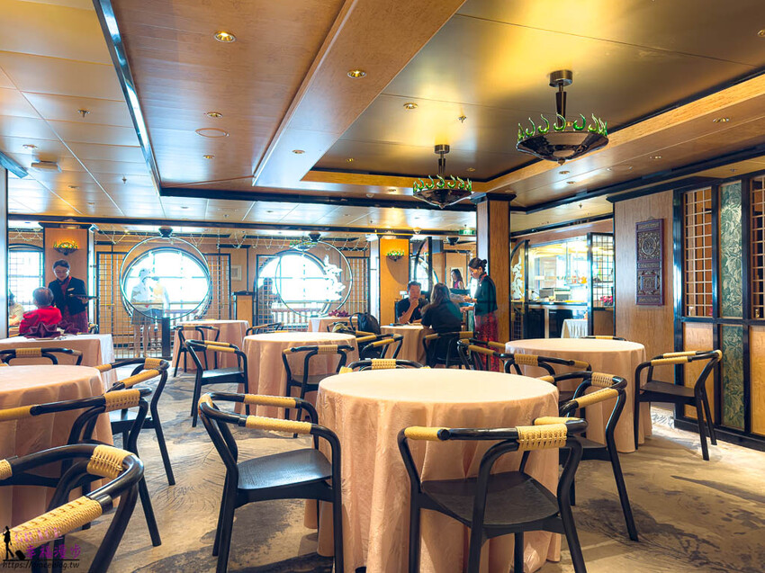 郵輪上的美食餐廳不可錯過的脆皮烤鴨，早餐的港點相當美味