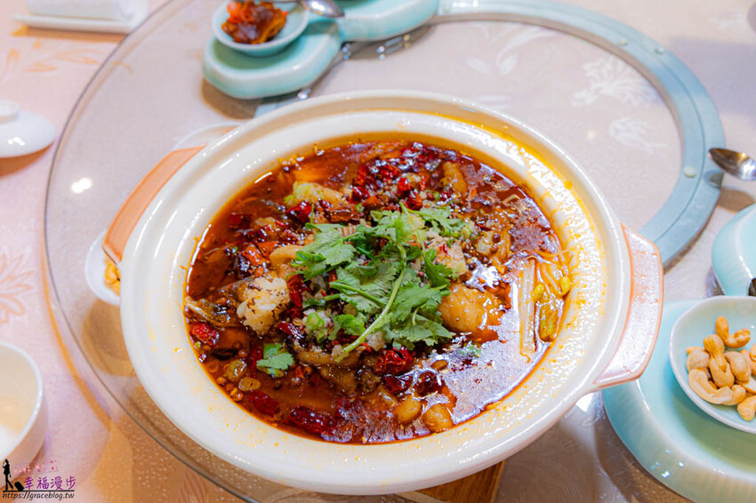 郵輪上的美食餐廳不可錯過的脆皮烤鴨，早餐的港點相當美味