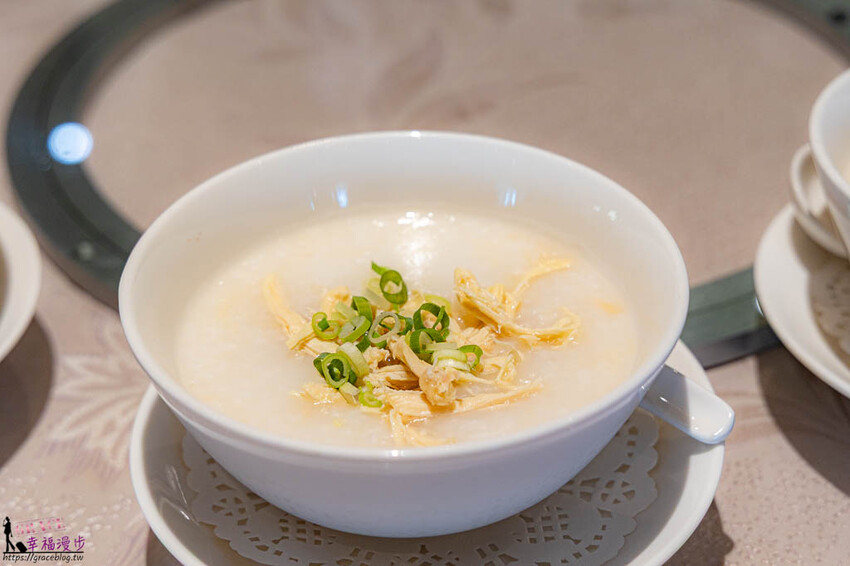 郵輪上的美食餐廳不可錯過的脆皮烤鴨，早餐的港點相當美味