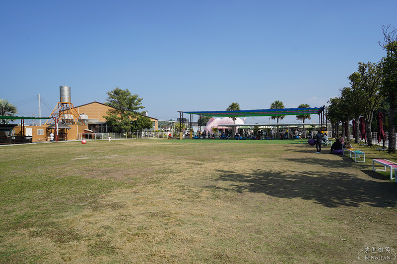 嘉義親子景點推薦!3000坪三隻小豬觀光農場,動物園 滑草 DIY全家暢玩。