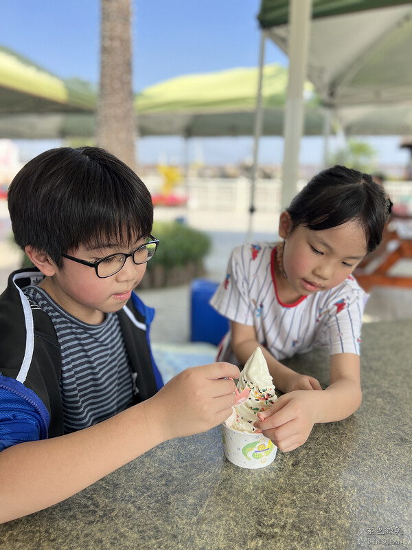 嘉義親子景點推薦!3000坪三隻小豬觀光農場,動物園 滑草 DIY全家暢玩。