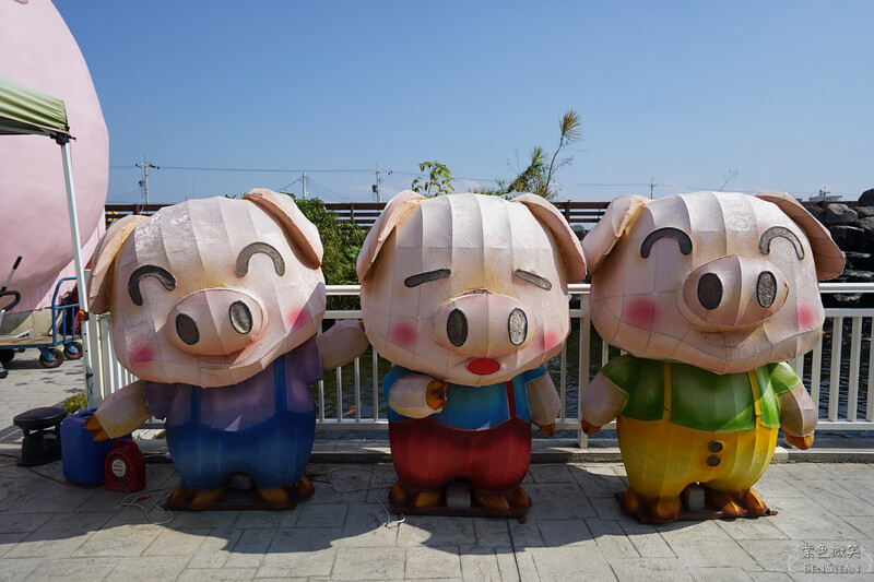 嘉義親子景點推薦!3000坪三隻小豬觀光農場,動物園 滑草 DIY全家暢玩。