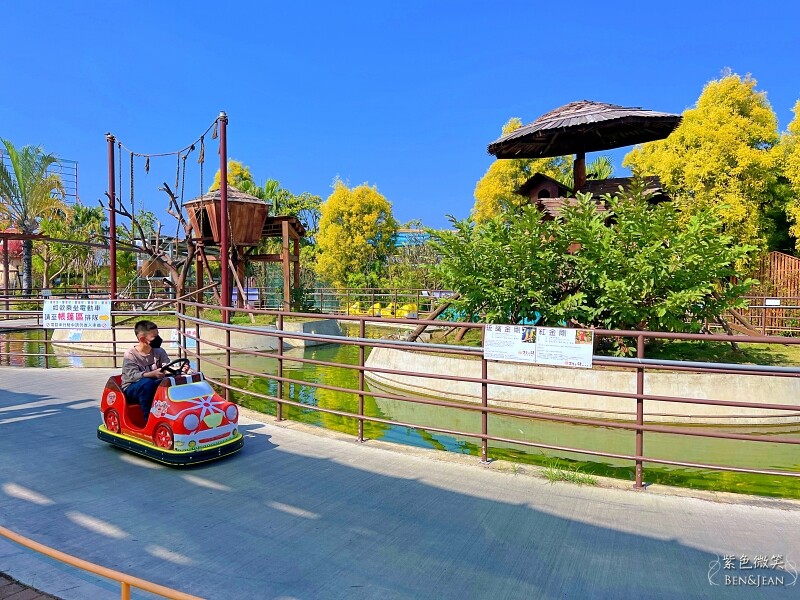 嘉義親子景點推薦!3000坪三隻小豬觀光農場,動物園 滑草 DIY全家暢玩。