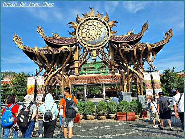《越南之旅》2025/5月中越蜆港巴拿山之-黃金佛手橋天空步