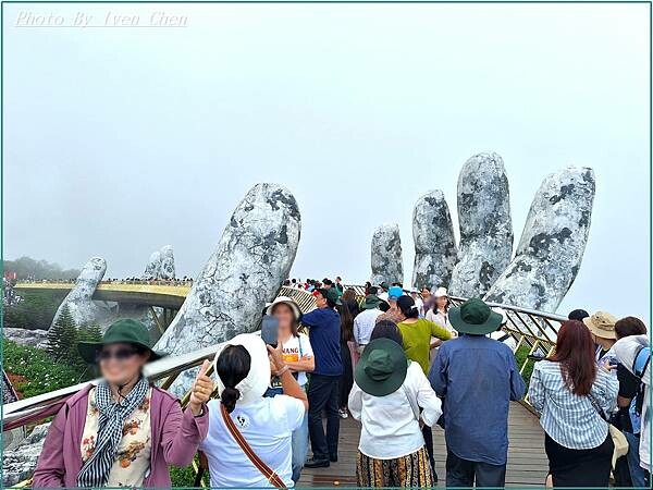 《中越蜆港之旅》2025.5『黃金佛手橋天空步道』 Iven
