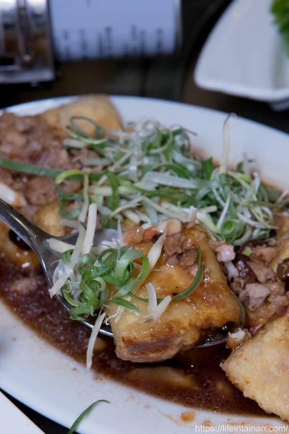 台南老字號濃園滿漢餐廳｜中式料理推薦：家常菜、手路菜與私房菜，兒童遊戲室和親子用餐空間，附設電梯與免費停車，經典辦桌料理龍蝦三明治需預約