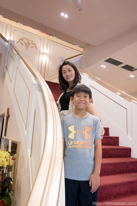 台南老字號濃園滿漢餐廳｜中式料理推薦：家常菜、手路菜與私房菜，兒童遊戲室和親子用餐空間，附設電梯與免費停車，經典辦桌料理龍蝦三明治需預約
