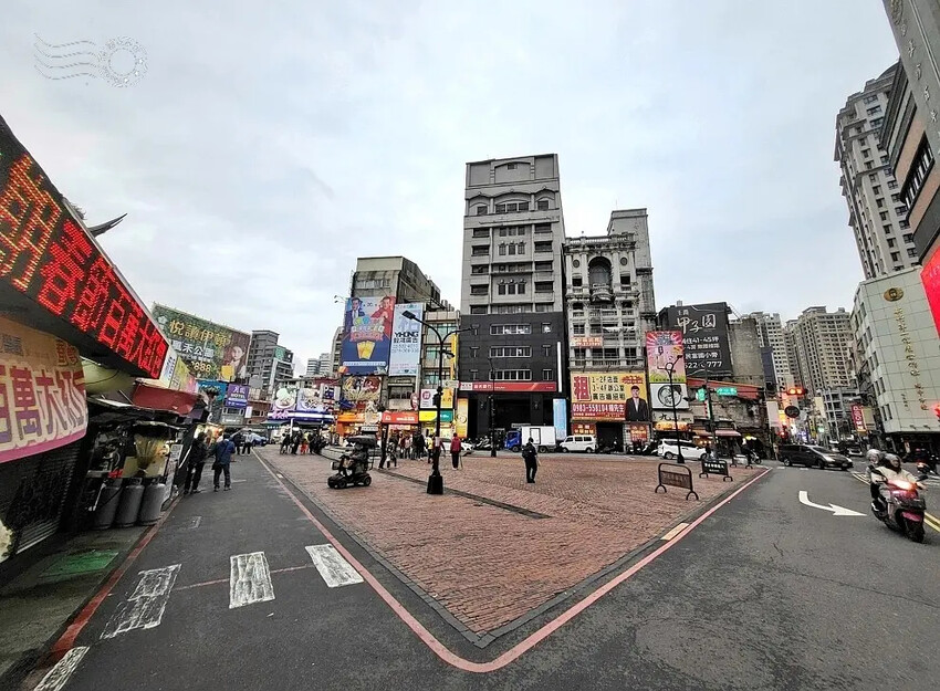 新竹都城隍廟前廣場