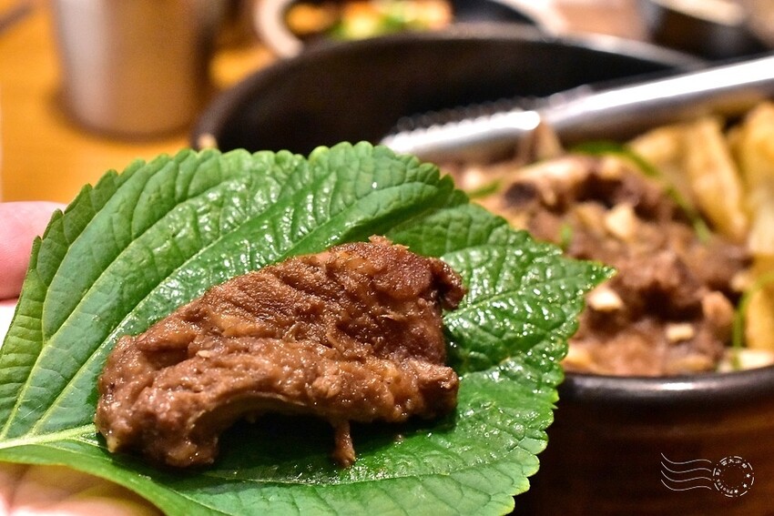 韓國大邱美食必吃首選！巨松燉排骨泛魚店 辣燉排骨，小菜白飯飲料都吃到飽。