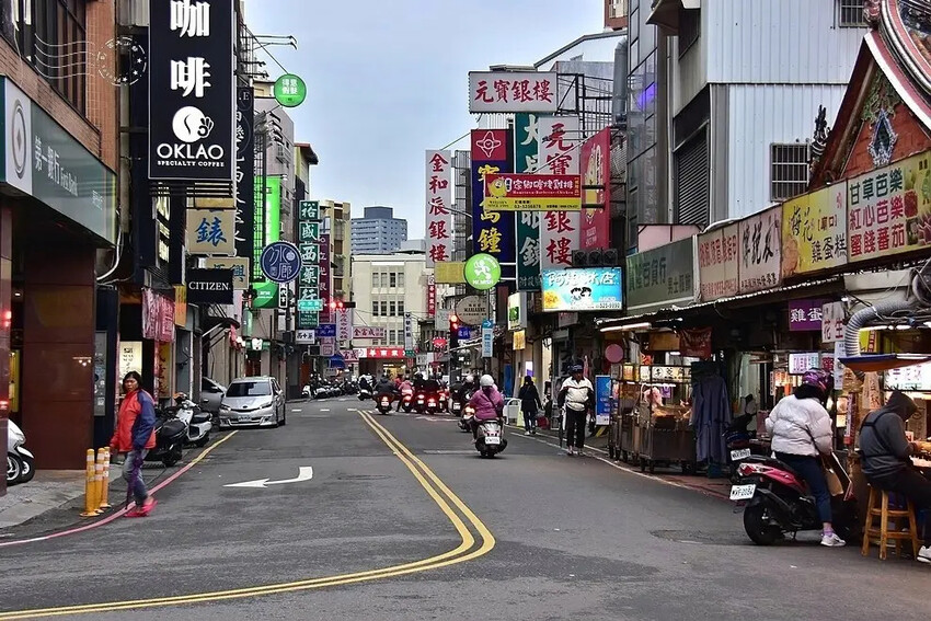 新竹都城隍廟周邊