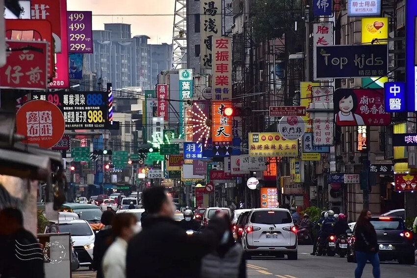 新竹都城隍廟周邊