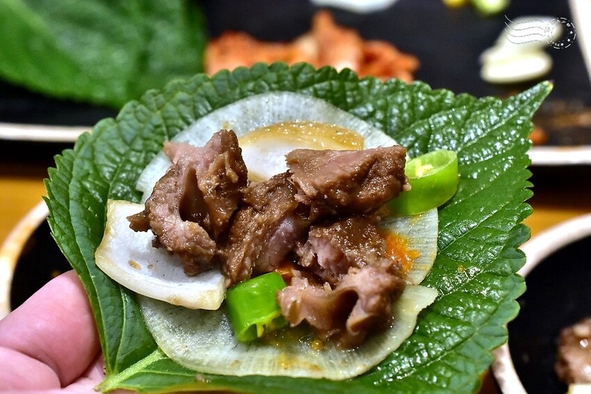 韓國大邱美食必吃首選！巨松燉排骨泛魚店 辣燉排骨，小菜白飯飲料都吃到飽。