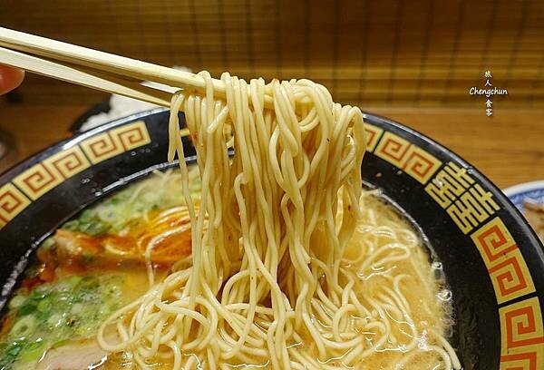 京都【一蘭拉麵 河原町店】玩日本就愛這一味。