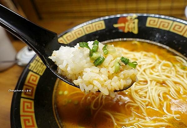 京都【一蘭拉麵 河原町店】玩日本就愛這一味。
