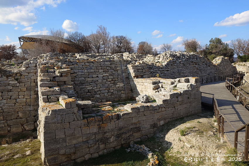 土耳其【土耳其蜜月旅遊】Archaeological Site of Troy 特洛伊遺址|九層文明與木馬傳說的世界遺產探索。土耳其景點