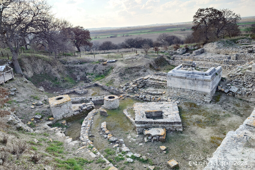 土耳其【土耳其蜜月旅遊】Archaeological Site of Troy 特洛伊遺址|九層文明與木馬傳說的世界遺產探索。土耳其景點