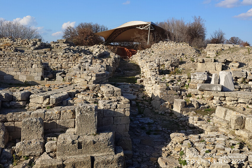 土耳其【土耳其蜜月旅遊】Archaeological Site of Troy 特洛伊遺址|九層文明與木馬傳說的世界遺產探索。土耳其景點