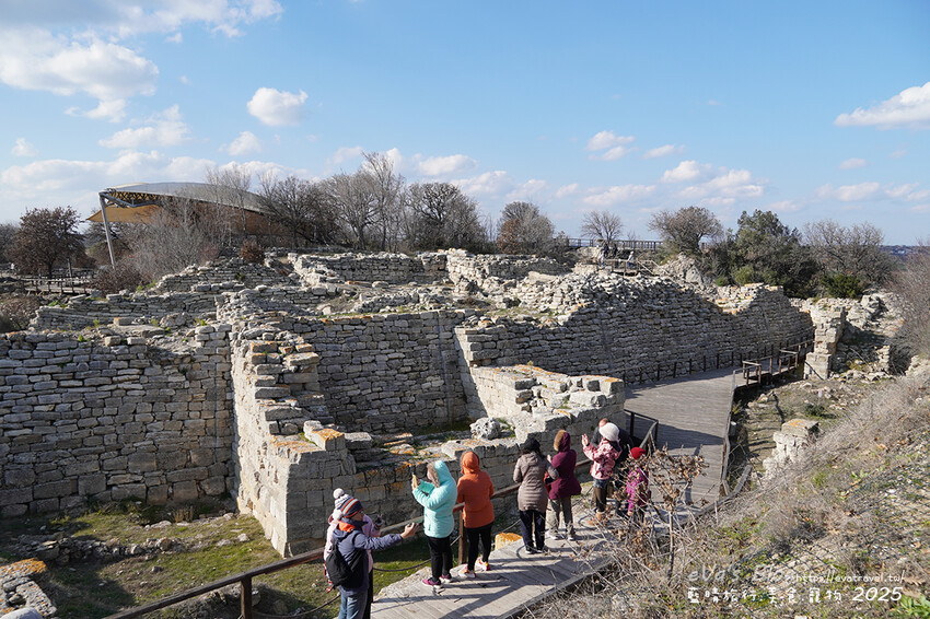 土耳其【土耳其蜜月旅遊】Archaeological Site of Troy 特洛伊遺址|九層文明與木馬傳說的世界遺產探索。土耳其景點