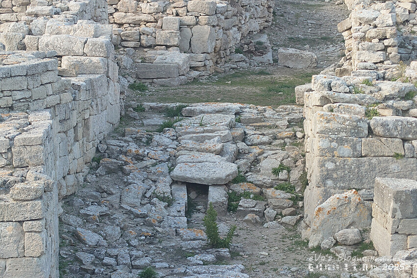 土耳其【土耳其蜜月旅遊】Archaeological Site of Troy 特洛伊遺址|九層文明與木馬傳說的世界遺產探索。土耳其景點