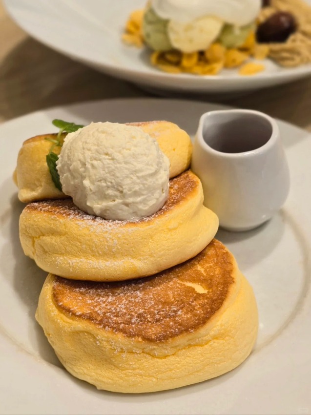 日本🇯🇵一邊看海景，一邊吃沖繩的幸福鬆餅🥞