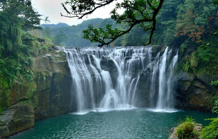 新北十分瀑布！免門票、交通便利，探訪台版尼加拉瓜瀑布、眼鏡洞瀑布最佳拍攝點