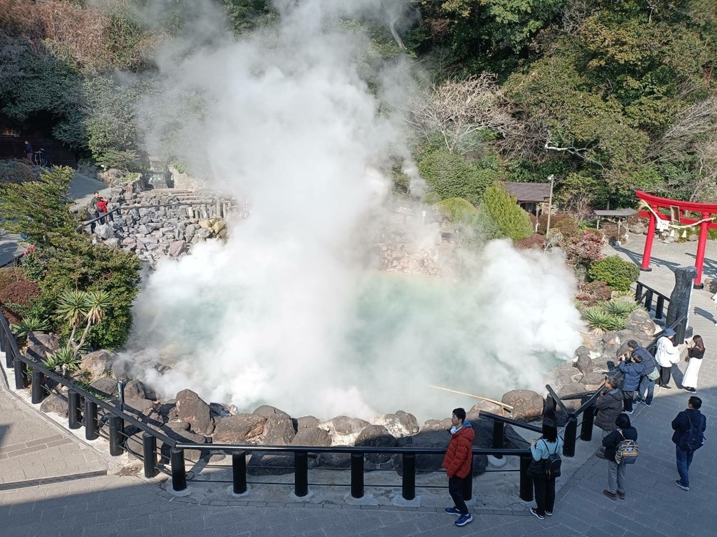 別府地獄溫泉必訪海地獄！2025九州自由行最奇特鈷藍色秘境，鬼石坊主地獄探索指南