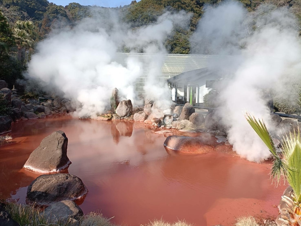 別府地獄溫泉必訪海地獄！2025九州自由行最奇特鈷藍色秘境，鬼石坊主地獄探索指南