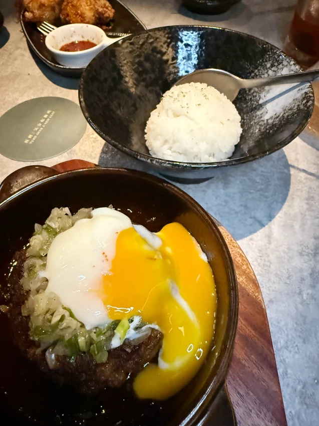 台北市信義區「台北美食」信義區最有氣氛的微醺餐酒館！枝枒New Leaf用調酒和美食療癒你的夜「信義區餐酒館」療癒系深夜酒吧推薦