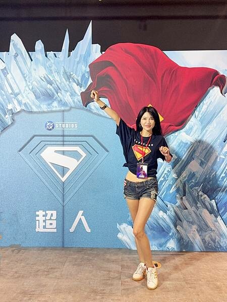 「電影推薦」DC 宇宙重啟的第一道光 #超人，7月9日，台灣