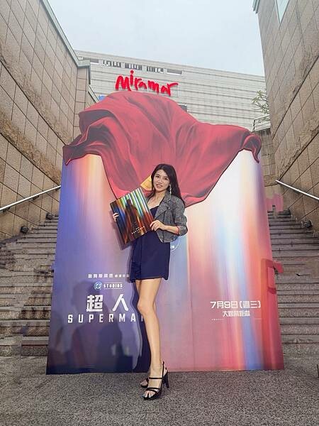 「電影推薦」DC 宇宙重啟的第一道光 #超人，7月9日，台灣