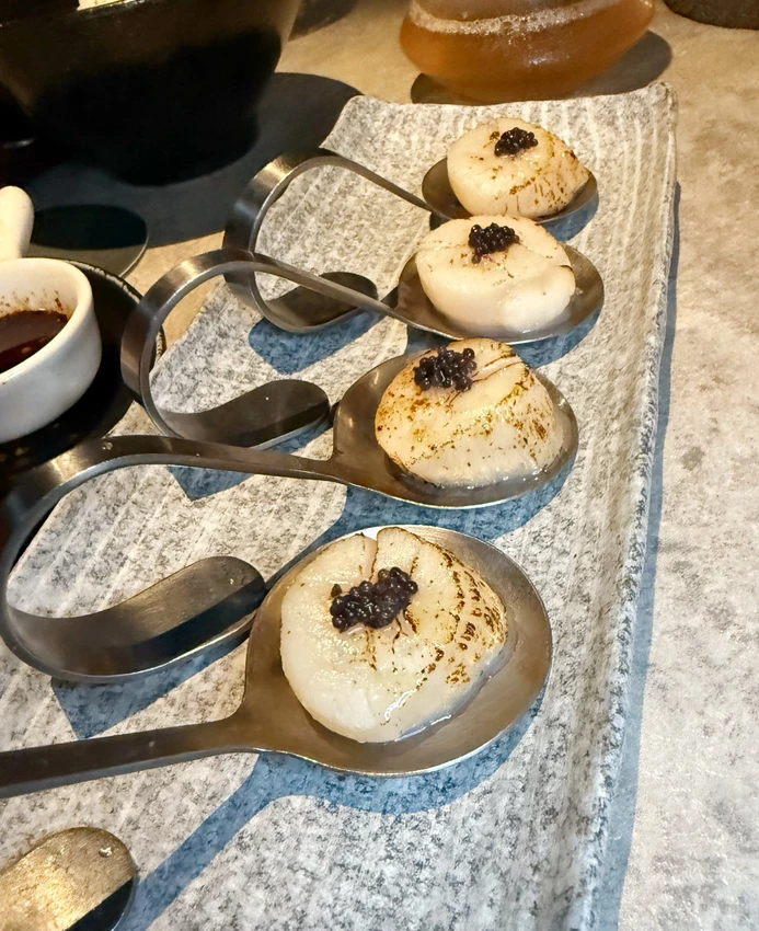 台北市信義區「台北美食」信義區最有氣氛的微醺餐酒館！枝枒New Leaf用調酒和美食療癒你的夜「信義區餐酒館」療癒系深夜酒吧推薦