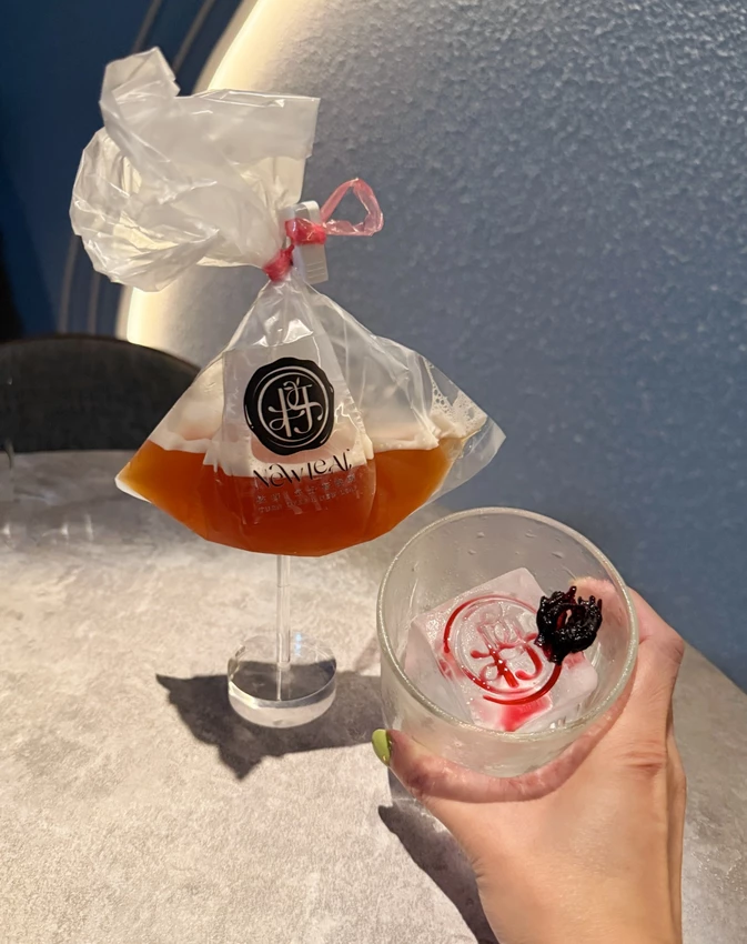 台北市信義區「台北美食」信義區最有氣氛的微醺餐酒館！枝枒New Leaf用調酒和美食療癒你的夜「信義區餐酒館」療癒系深夜酒吧推薦