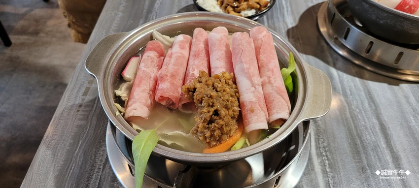台北市中正區吃粗飽的《砸鍋賣鐵小火鍋》值不值得一試？